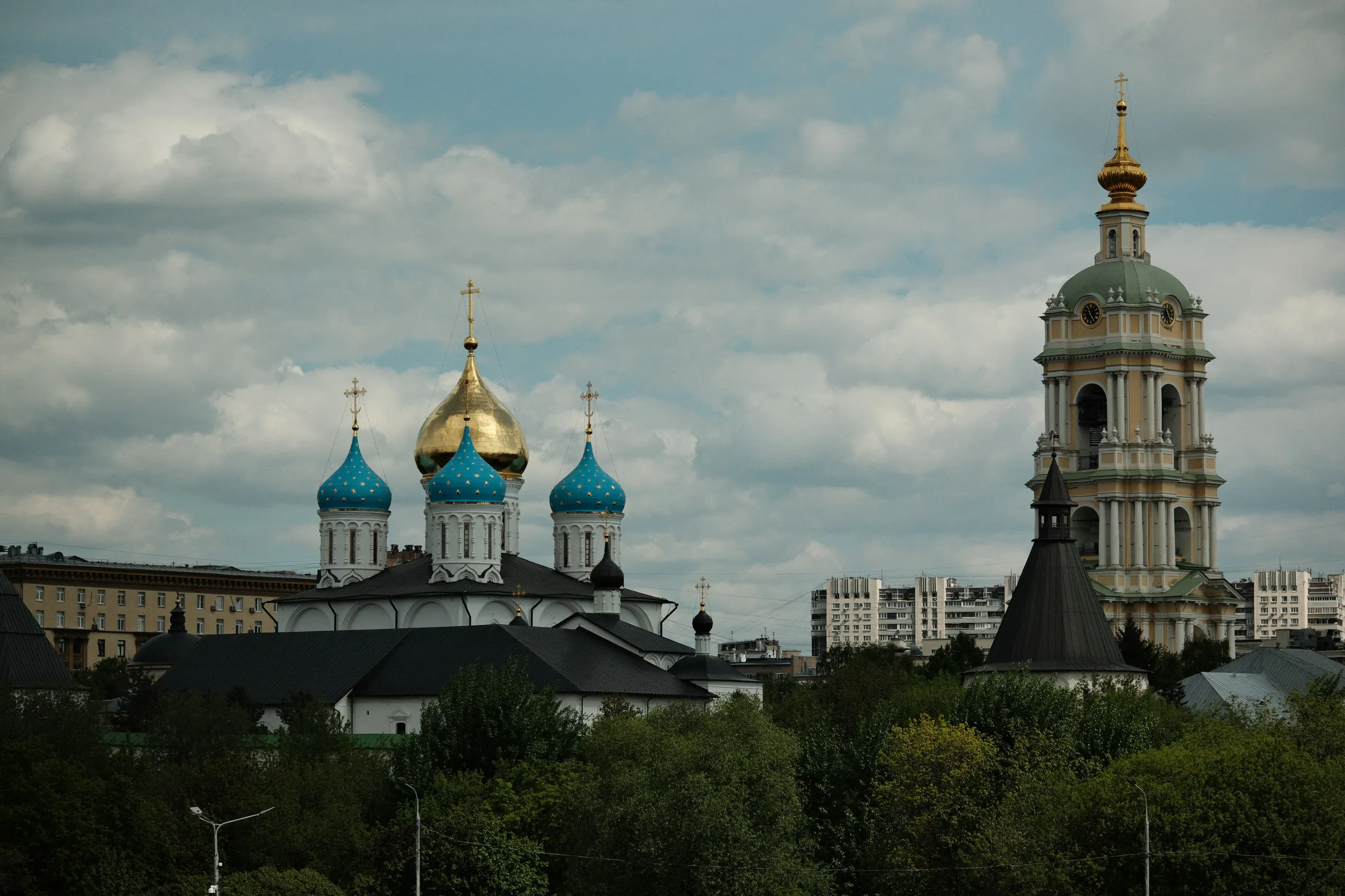 Мы предлагаем профессиональную фотосъёмку архитектуры и уличных пейзажей